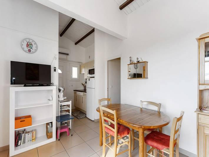 Gîte pour 4 personnes, avec terrasse, adapté aux familles dans Plage de La Roquille - 2