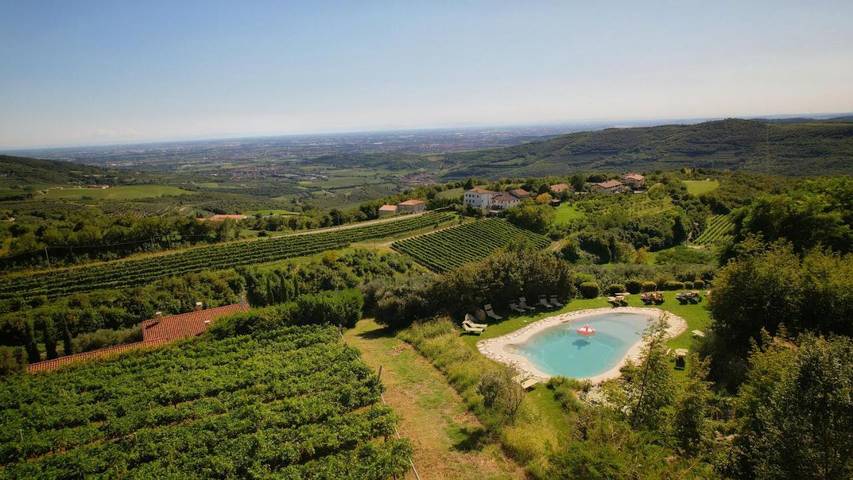 Agriturismo per 2 persone, con Terrazza e Giardino nonché Piscina a Verona