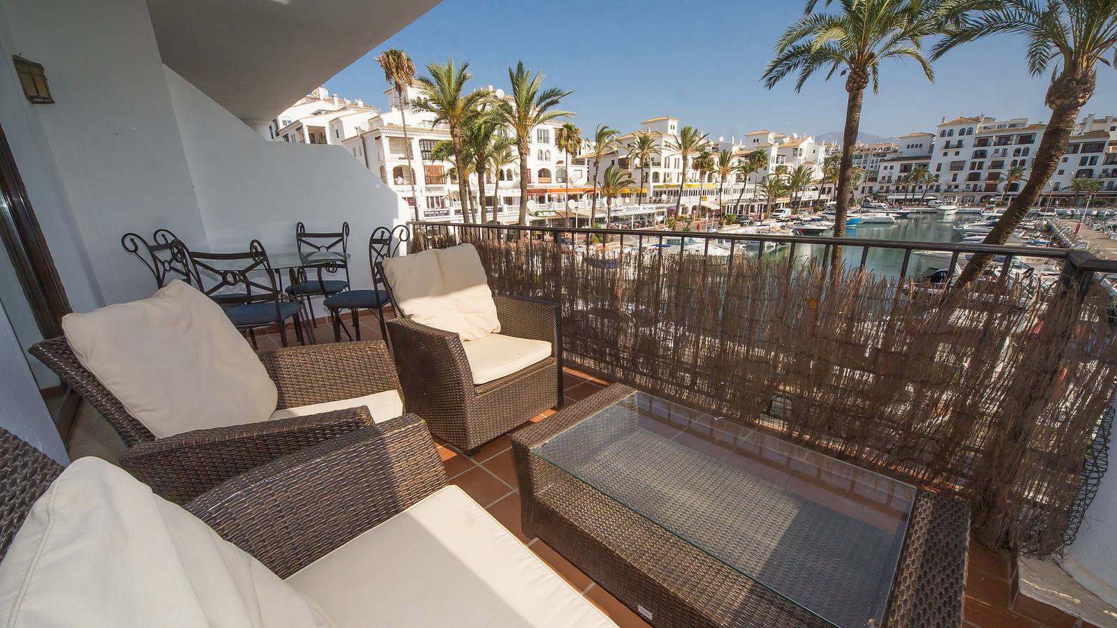 Entire apartment, Marina Real 114 in Puerto de la Duquesa, Manilva
