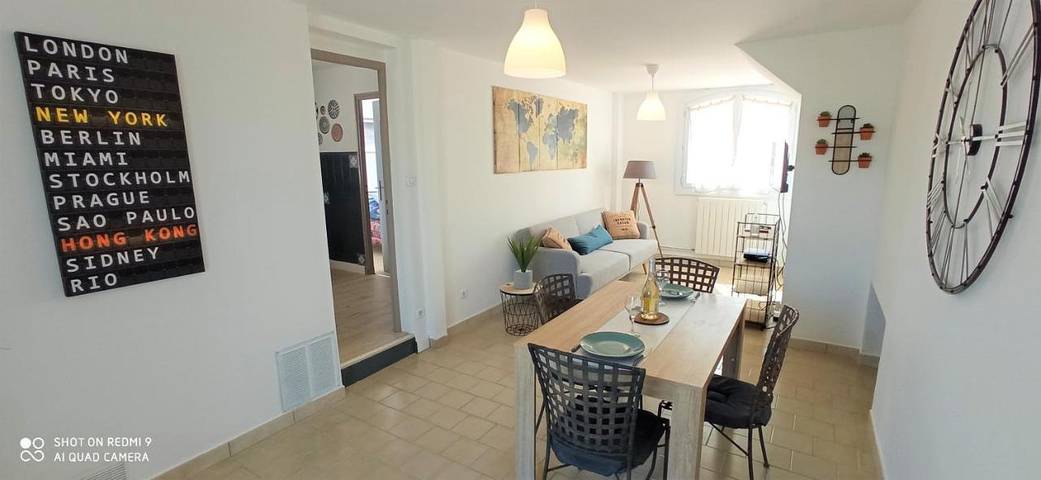 Gîte pour 3 personnes, avec piscine et jardin à Saint-Julien-les-Rosiers - 4