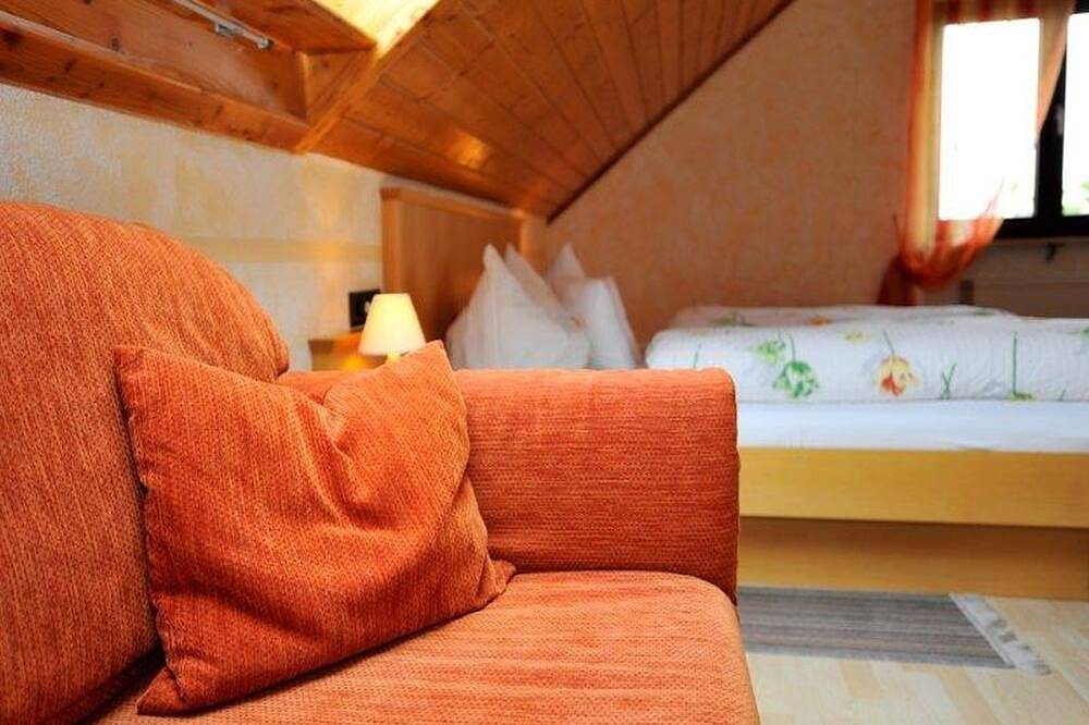 Ferienwohnung 10, 80qm, 2 Schlafzimmer, 2-4 Personen in Opfingen, Freiburg