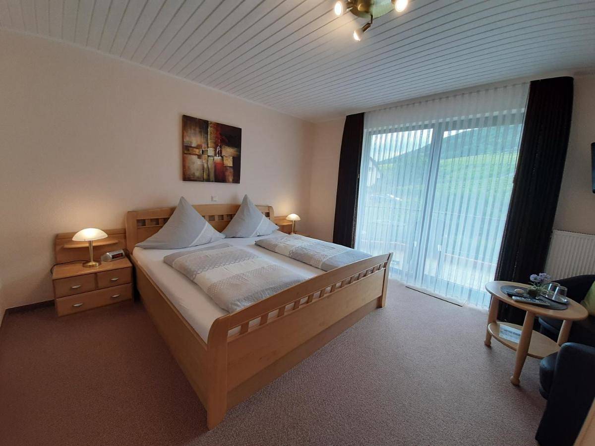 Haus Weingarten Appartements-Zimmer in Ernst, Cochem-Zell