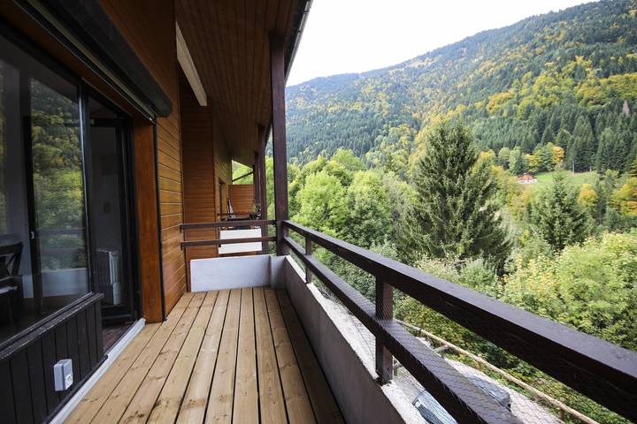 Apartamento entero, Relais D15 - 6 personnes - Duplex avec balcon - Saint Jean D'Aulps station - Proche Morzine in Saint-Jean-d'Aulps, Les Portes du Soleil
