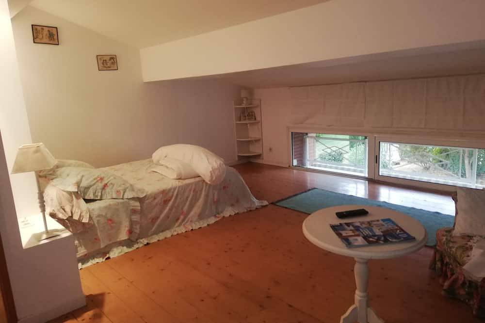 Appartement entier, T4 à la campagne, proche de Toulouse et des services. in Baziège, Canal du Midi