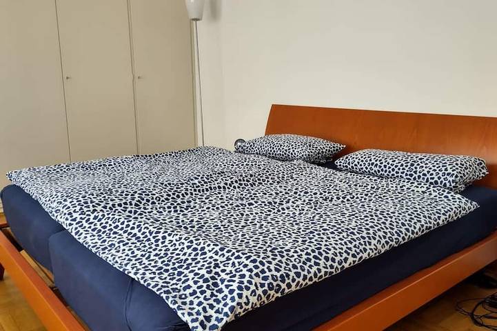 Ganze Wohnung, Großzügiges Wohnen in kleiner 50er-Jahre-Villa mit großem Garten und Kamin in Langen, Landkreis Offenbach