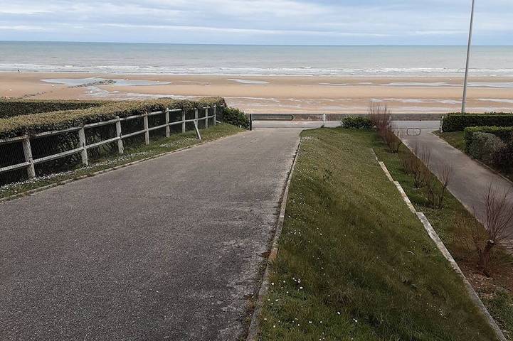 Location de vacances pour 4 personnes, avec terrasse et jacuzzi à Cabourg