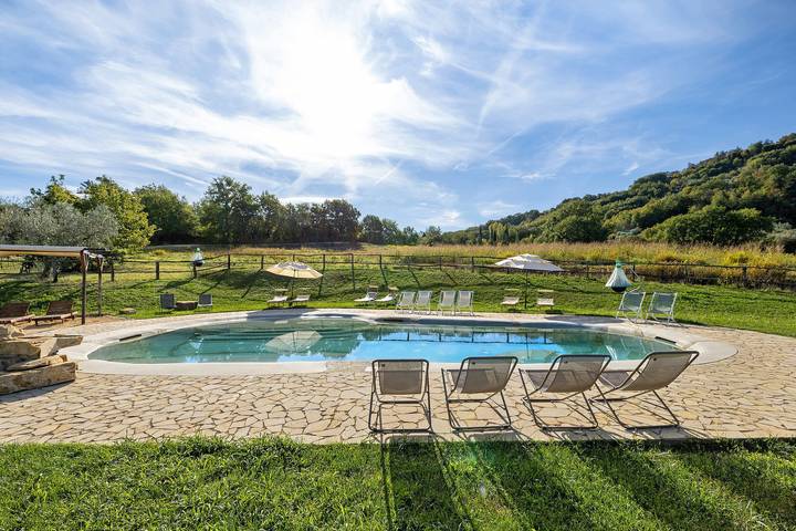 Room 'Legnaia - Agriturismo Le Canterie' with Shared Pool, Private Garden and Wi-Fi in Radicondoli, Siena provins