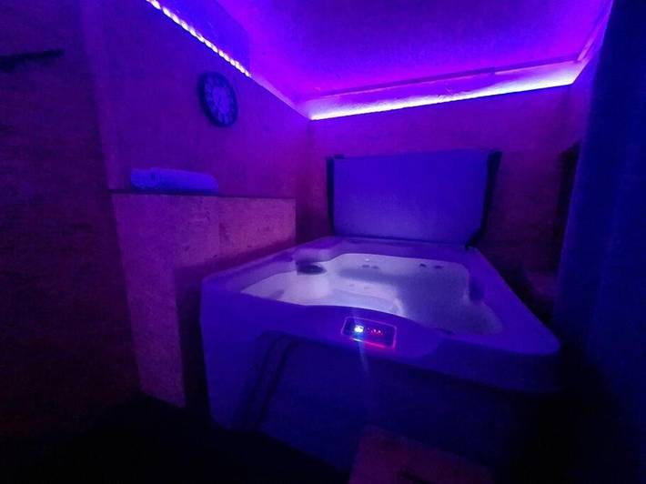 Gîte pour 4 personnes, avec terrasse et jacuzzi à Charlieu - 4