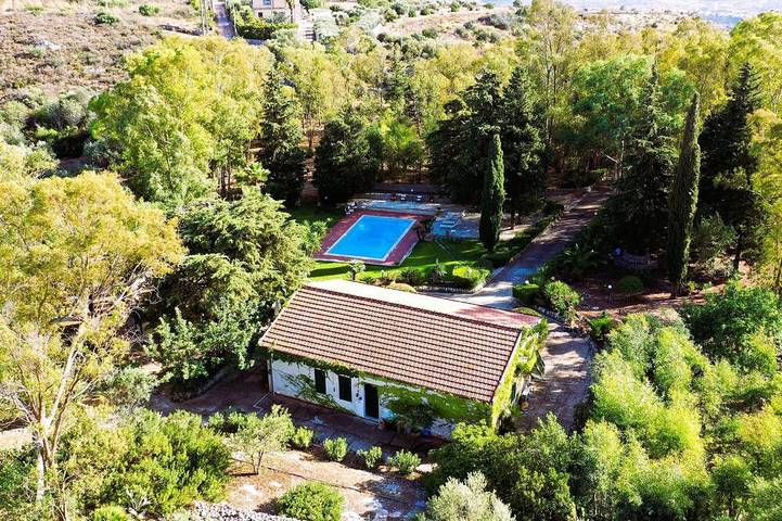 Gîte pour 6 personnes, avec Jardin à Sortino