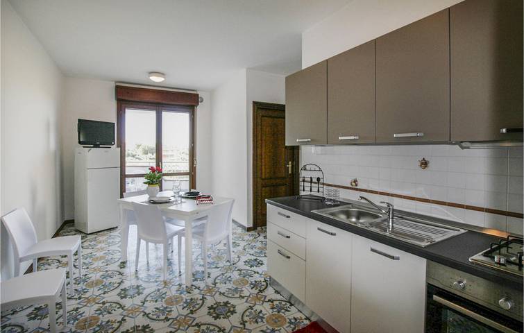 Ganze Ferienwohnung, Strandwohnung mit WiFi, Kochnische und Schlafsofa in Villa Rosa, Martinsicuro
