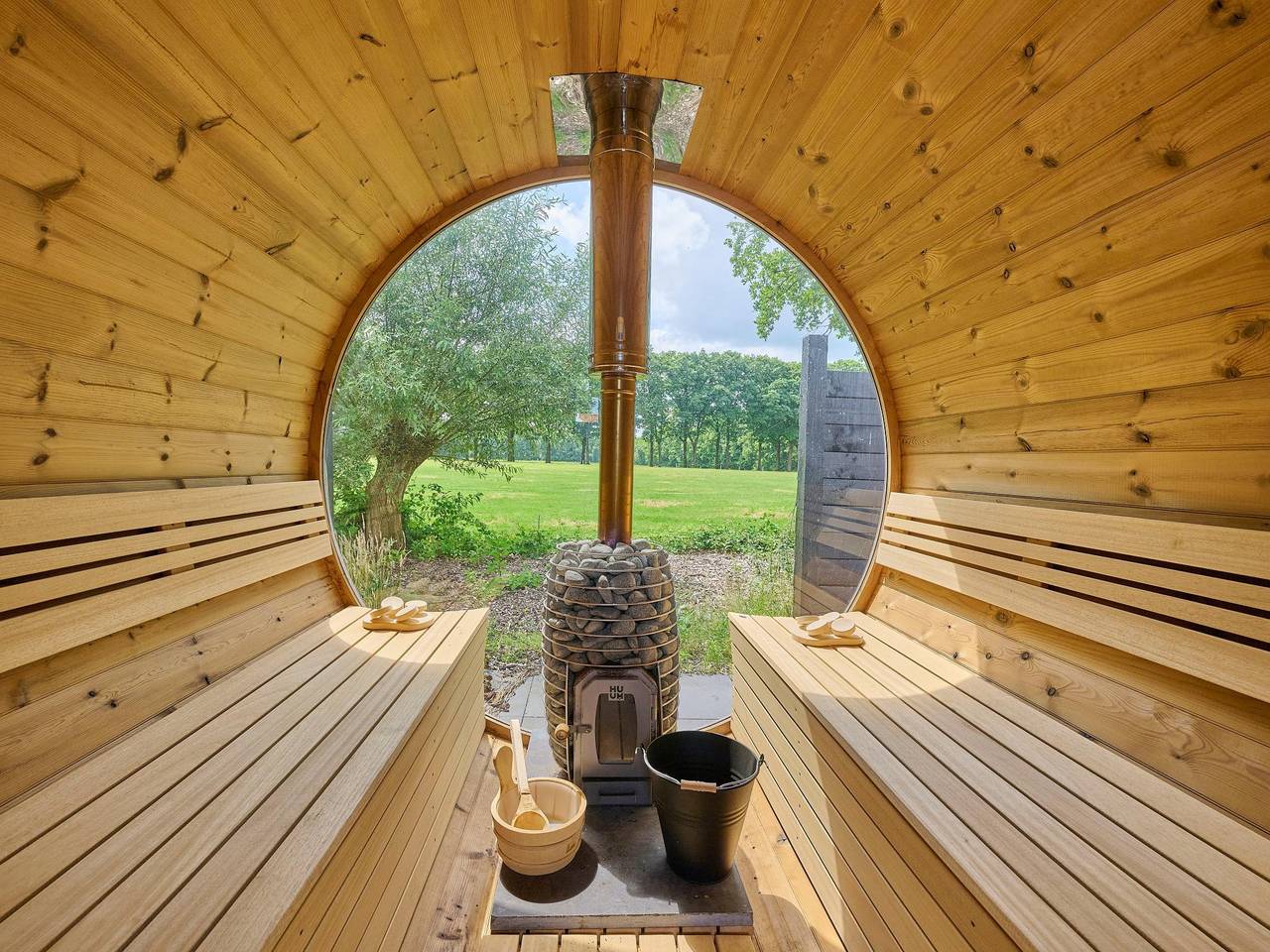 3 huizen op 1 erf met sauna en hottub in Haaksbergen, Twente