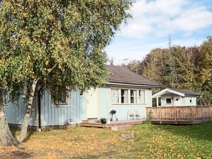 Charmigt fritidshus med terrass in Mellbystrand, Halland