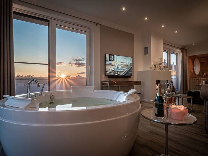 Ferienwohnung für 2 Personen, mit Balkon und Terrasse sowie Whirlpool und Sauna in Göhren-Lebbin
