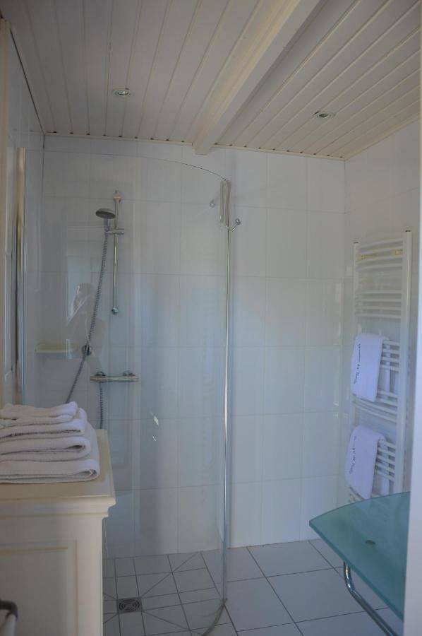 Location de vacances pour 2 personnes, avec vue et piscine ainsi que balcon et jardin à Étables - 3