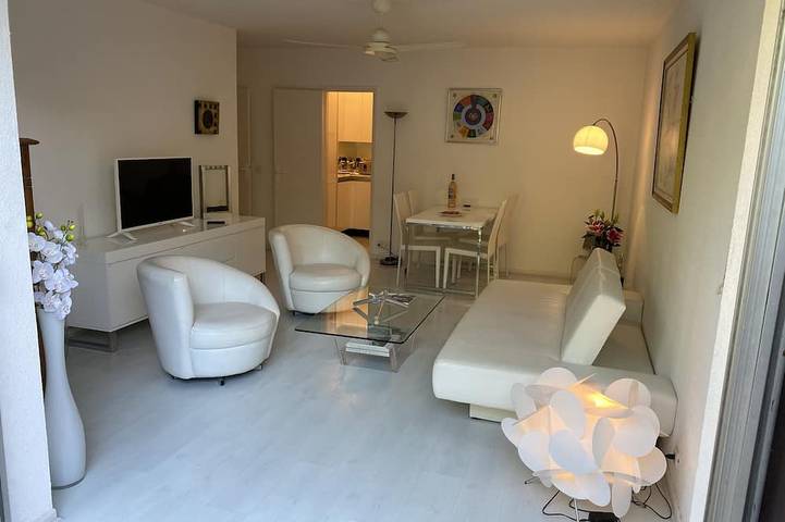 Appartement entier, Appartement de rêve avec grande terrasse vue mer au centre de Saint Tropez in Saint-Tropez, Côte méditerranéenne (France)