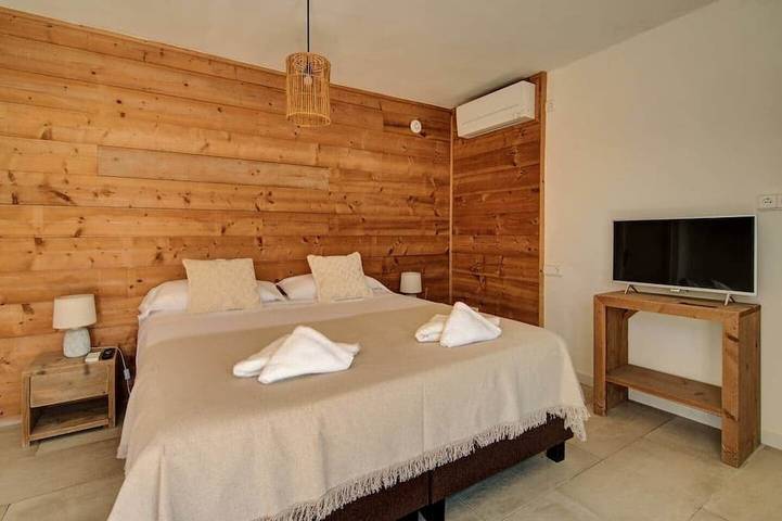 Ganze Wohnung, Studio 1, bed for 2 persons in Cala Llonga, Santa Eulària des Riu