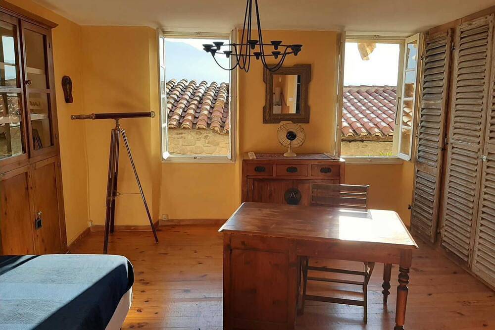 The Eus terrace - Eus in Eus, Región de Prades (Francia)