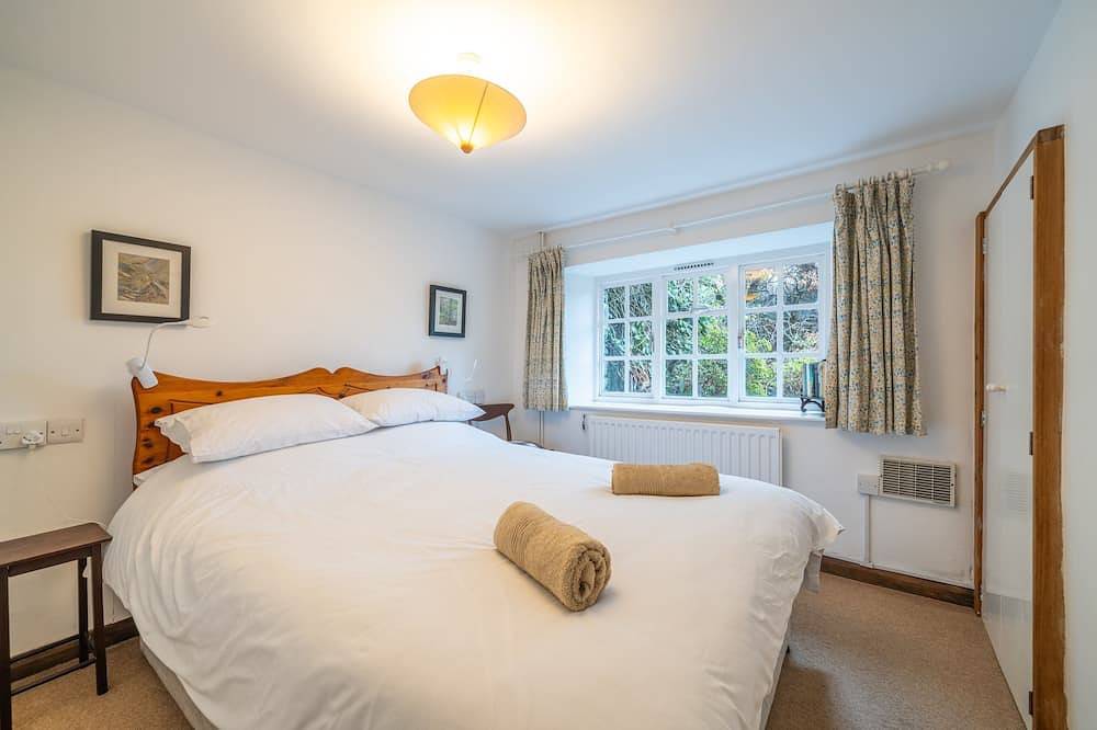 Ghyll Foot - Cottage with a garden and parking in Patterdale in Patterdale, Lake District