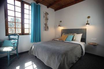 Gîte pour 26 personnes, avec jardin ainsi que jacuzzi et sauna à Ginasservis