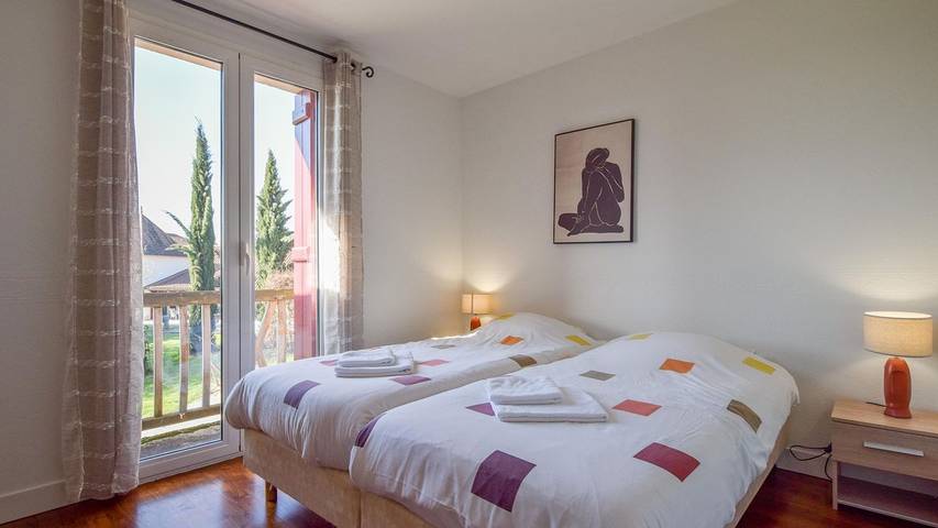 Location de vacances pour 7 personnes, avec jardin et piscine, animaux acceptés à Saint-Médard-d'Excideuil - 4