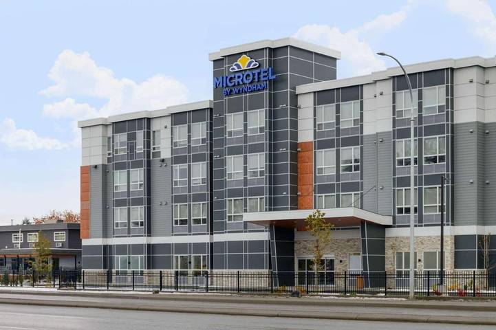 Hôtel pour 3 personnes, avec piscine et jacuzzi à Kelowna