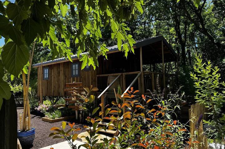 Cabane en bois pour 5 personnes, avec jardin - 1