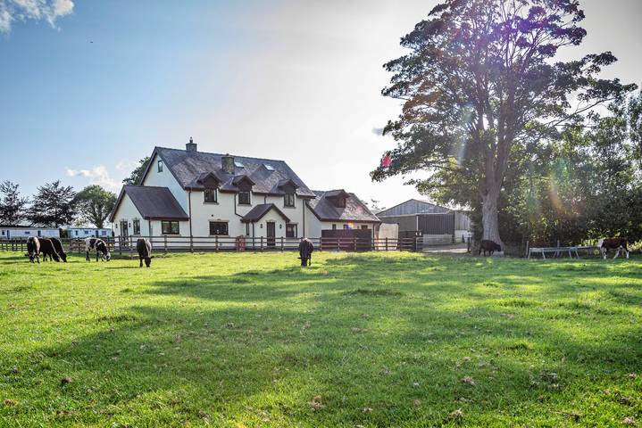 Holiday rental for 14 people, with Garden in Flintshire