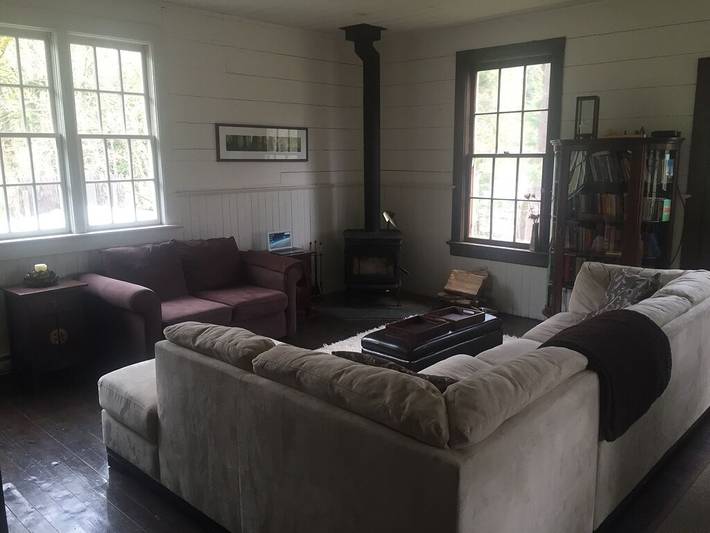 Holiday rental for 11 people, with garden on Vancouver Island