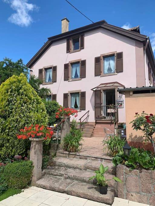 Appartement entier, Three-Bedroom Apartment in Buhl, Parc naturel régional des Ballons des Vosges