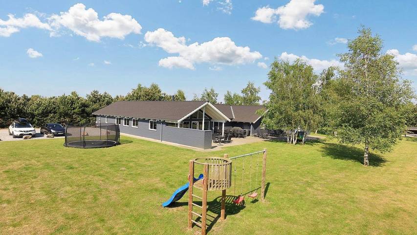 Hus för 20 Personer, med bastu samt bubbelpool och pool och terass, med husdjur i Danmark