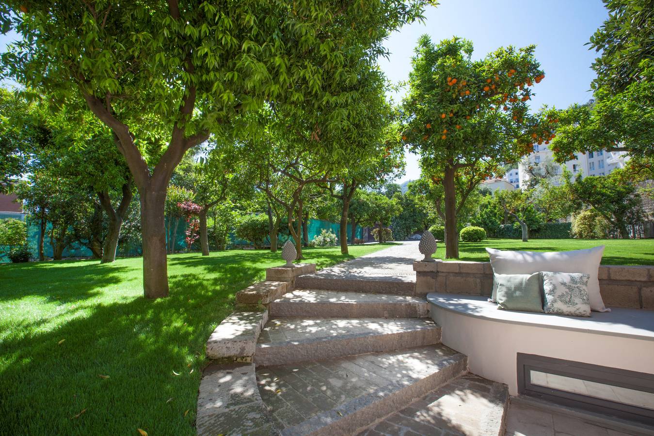 Amore Rentals - Villa Ebe con Giardino Privato, Vasca Idromassaggio e Mini Piscina in Sorrento, Sorrento Coast