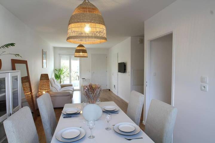 Location de vacances pour 6 personnes, avec piscine et jardin, adapté aux familles à Puilboreau - 2