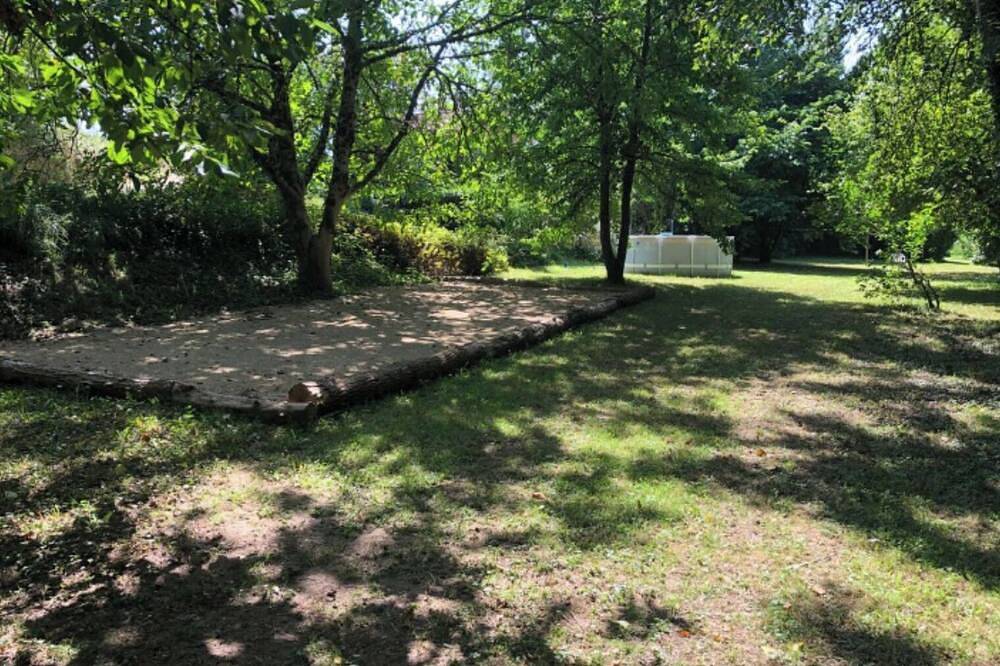 Maison de vigne en bord du Lot / Vineyard house cottage on the banks of the Lot in Luzech, Quercy