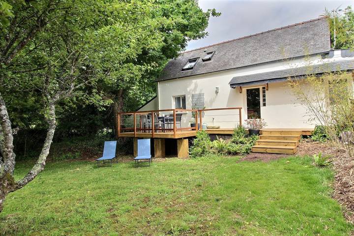 Gîte pour 4 personnes, avec Terrasse ainsi que Jardin et Vue à Trédrez-Locquémeau