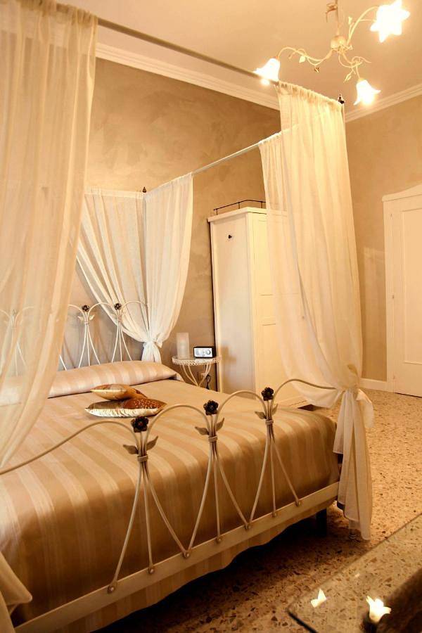 BnB für 3 Personen, mit Balkon und Ausblick in Lecce
