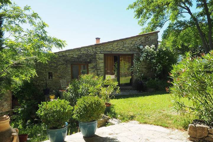 Gîte pour 2 personnes, avec Terrasse et Jardin