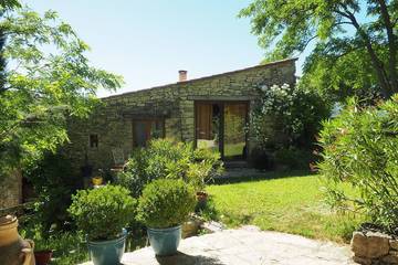 Gîte pour 2 personnes, avec jardin et terrasse à Saint-Michel-l'Observatoire