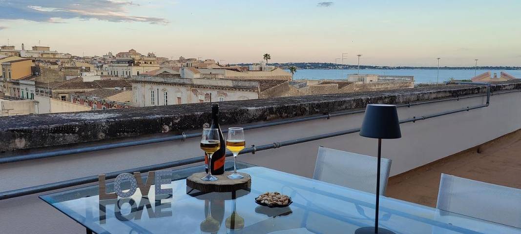 Loft per 6 persone, con terrazza e panorama, con animali domestici a Siracusa