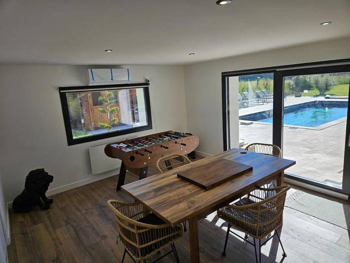 Location de vacances pour 10 personnes, avec piscine ainsi que vue et terrasse dans Valorbiquet - 3