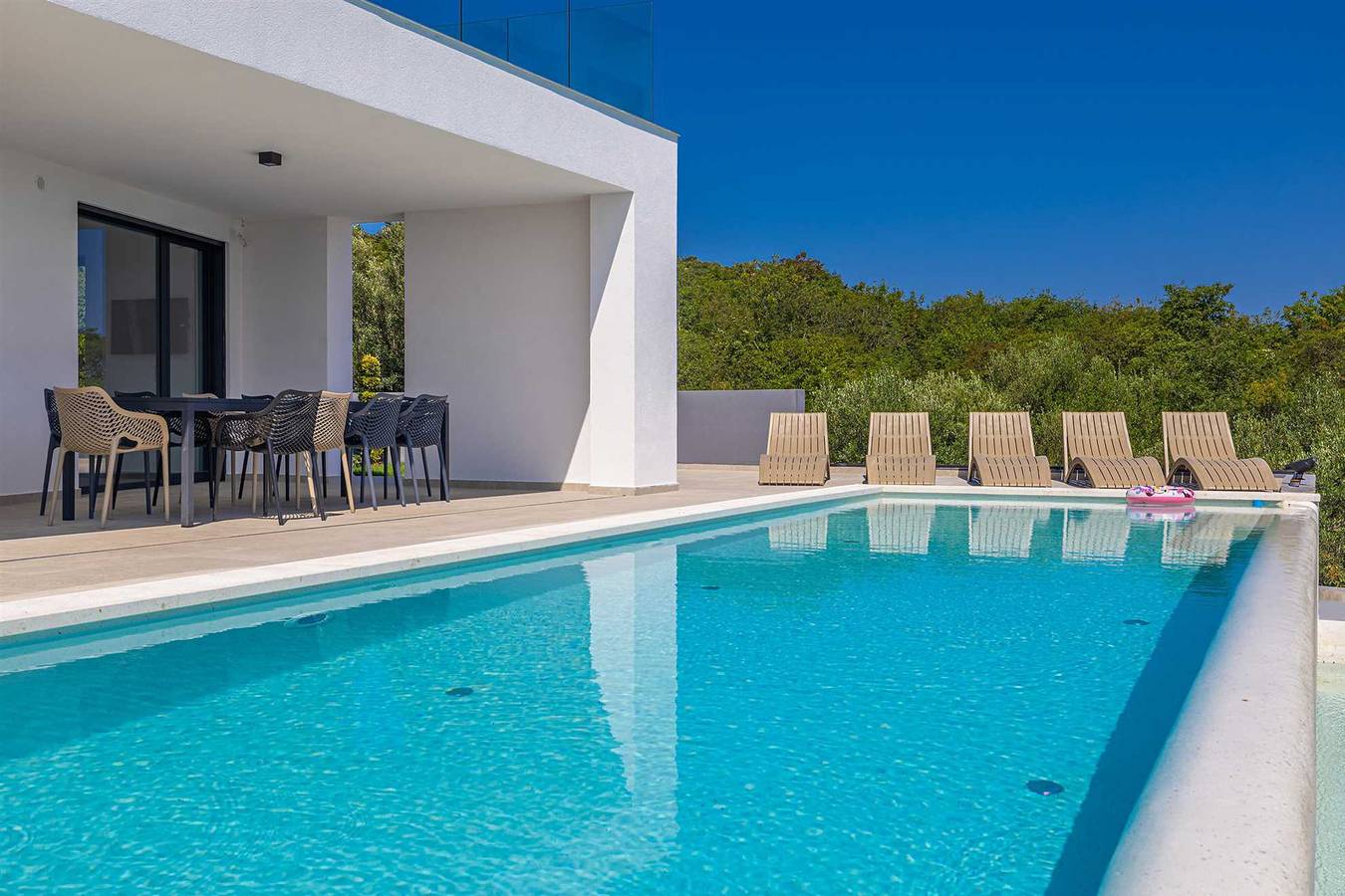 Villa Elevation mit beheiztem Pool in Krk Stadt, Krk