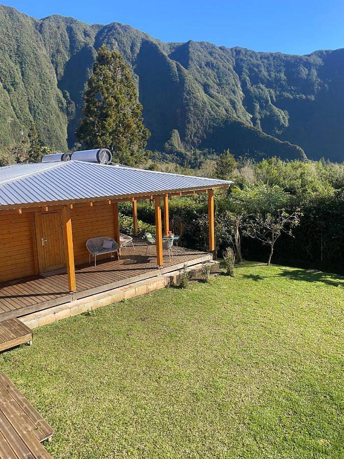Chalet pour 3 personnes, avec terrasse ainsi que jardin et vue