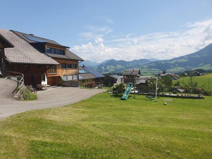 Ferienwohnung für 5 Personen, mit Terrasse und Ausblick in Schwarzenberg - 2