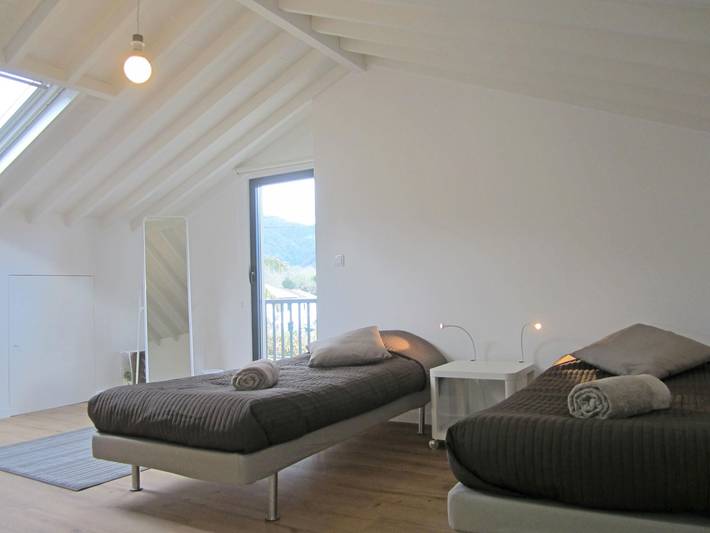 Location de vacances pour 8 personnes, avec terrasse et jardin dans Furnas - 4