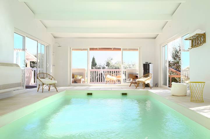 Appartamento per 3 persone con ampia terrazza e accesso a piscina interna in Castillon-du-Gard, Nimes e dintorni