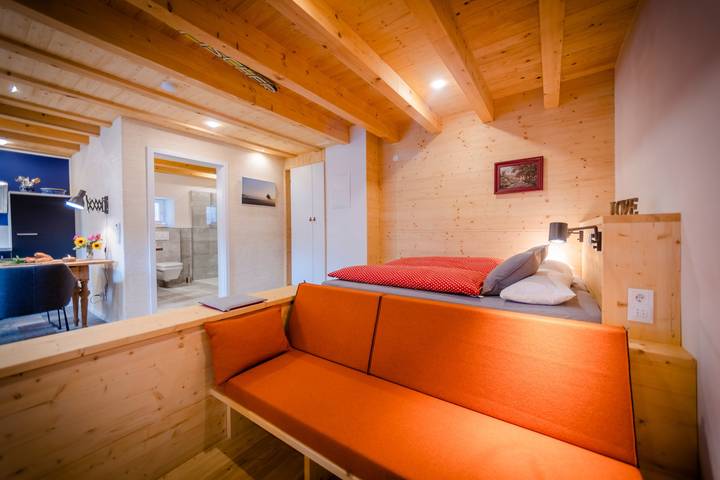 Hel lejlighed, Apartment 'Biwak' with Private Terrace, Shared Garden and Wi-Fi in Inzigkofen, Region Bodensee-Oberschwaben