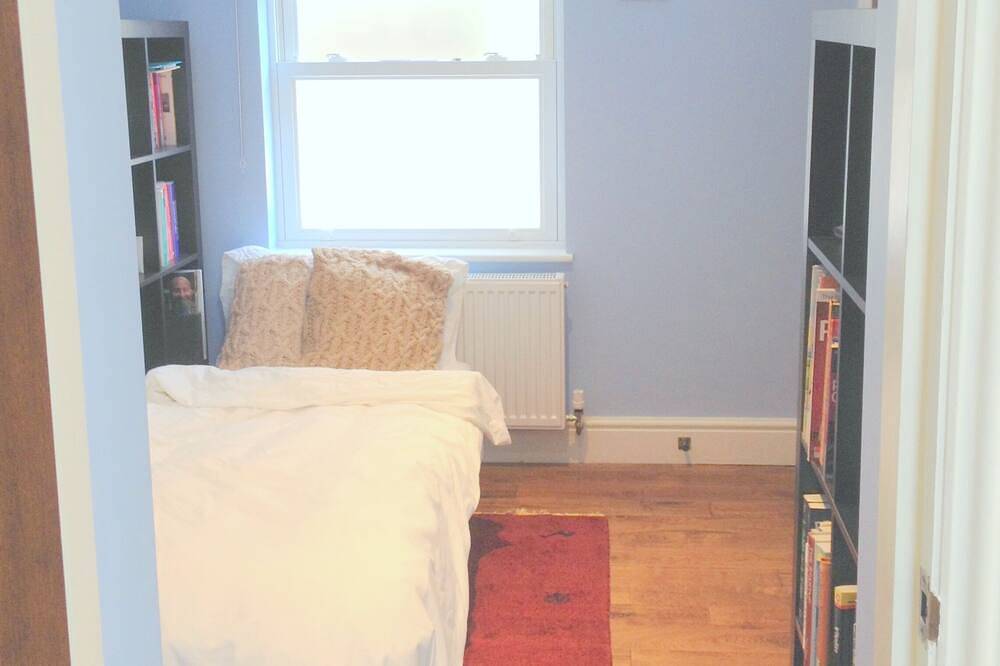 25Min to London Eye - 1300sqft Sunny 4Br Family Garden Home- Safe & Vibrant Area in Surbiton, London