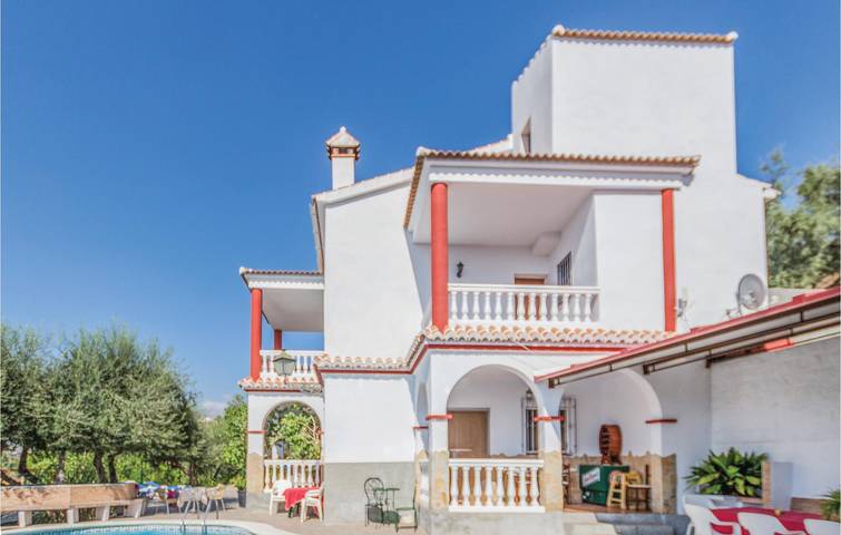 Ferienhaus für 20 Personen, mit Terrasse und Pool in Sayalonga