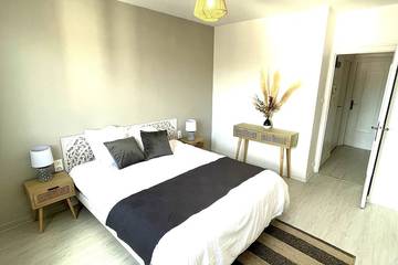 Appartement De Vacances pour 4 Personnes dans Saint-Étienne, Loire, Photo 2