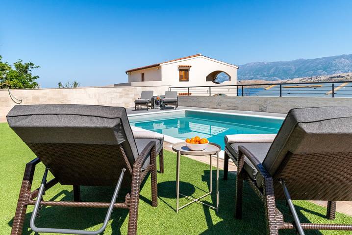 Villa für 8 Personen, mit Meerblick und Garten sowie Pool auf Pag - 4