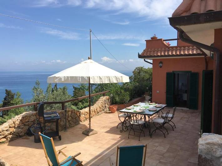 Ferienwohnung für 5 Personen, mit Terrasse und Garten sowie Ausblick in Monte Argentario